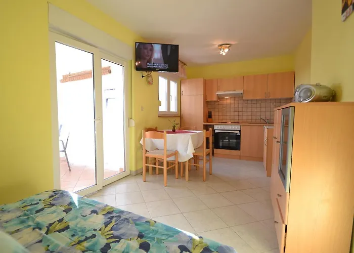 Appartamento Lidija-1 By Interhome